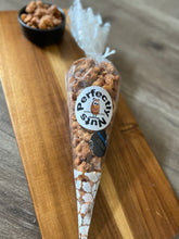 Load image into Gallery viewer, cinnamon roasted cashews